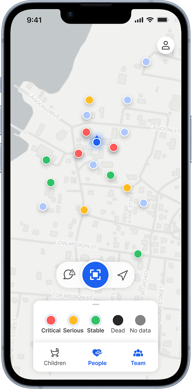 Rescuer app — full triage map view, people filter.
